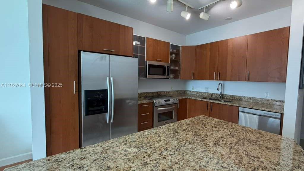 OCEAN MARINE YACHT CLUB C - Residential Lease