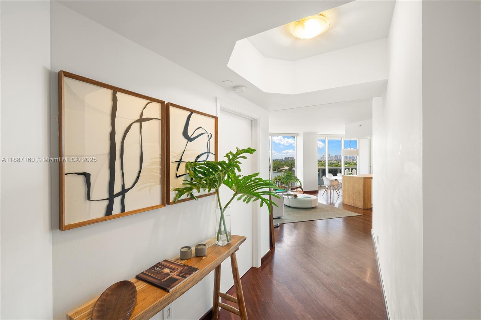 4779 Collins Ave 1005