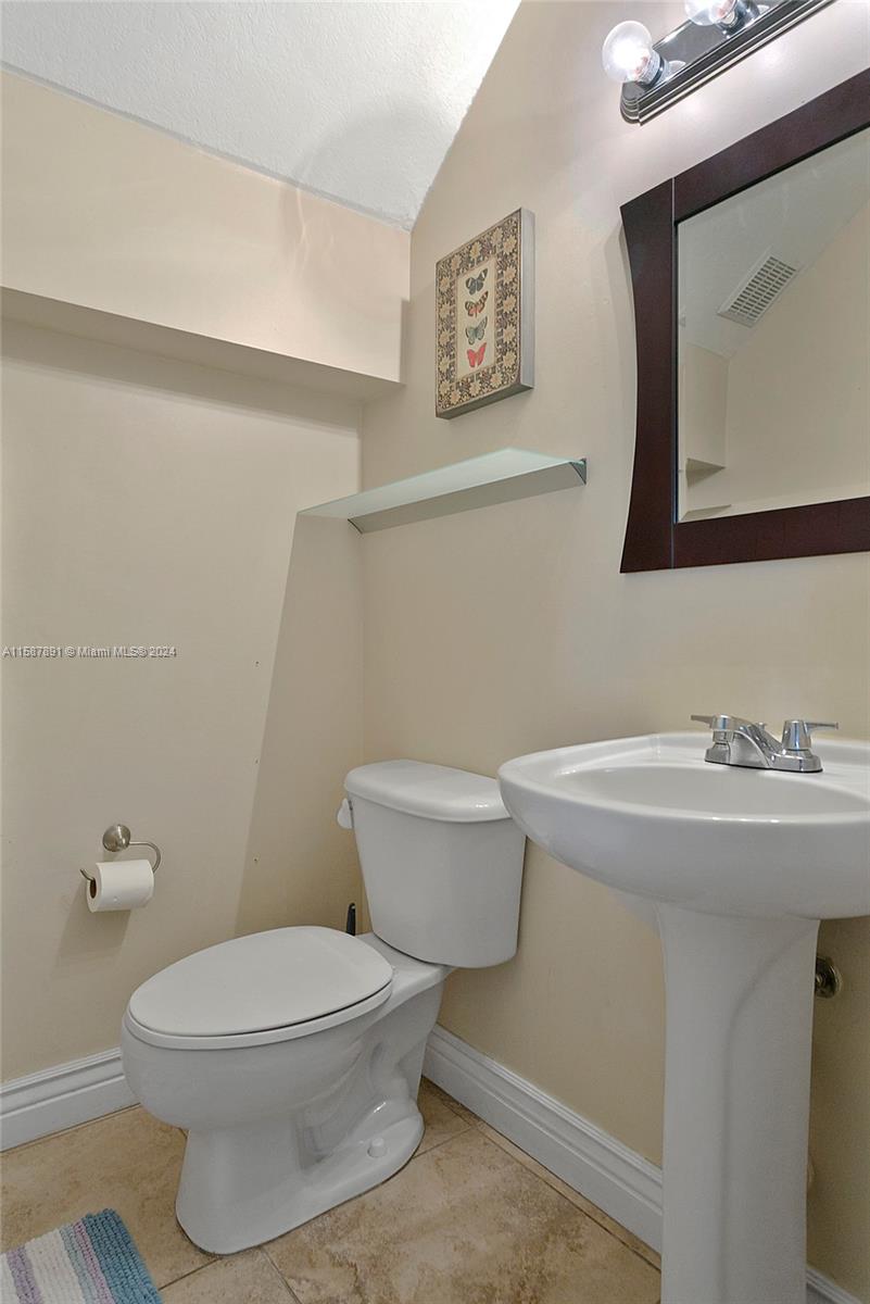 MERRICK PRESERVE CONDO - Residential