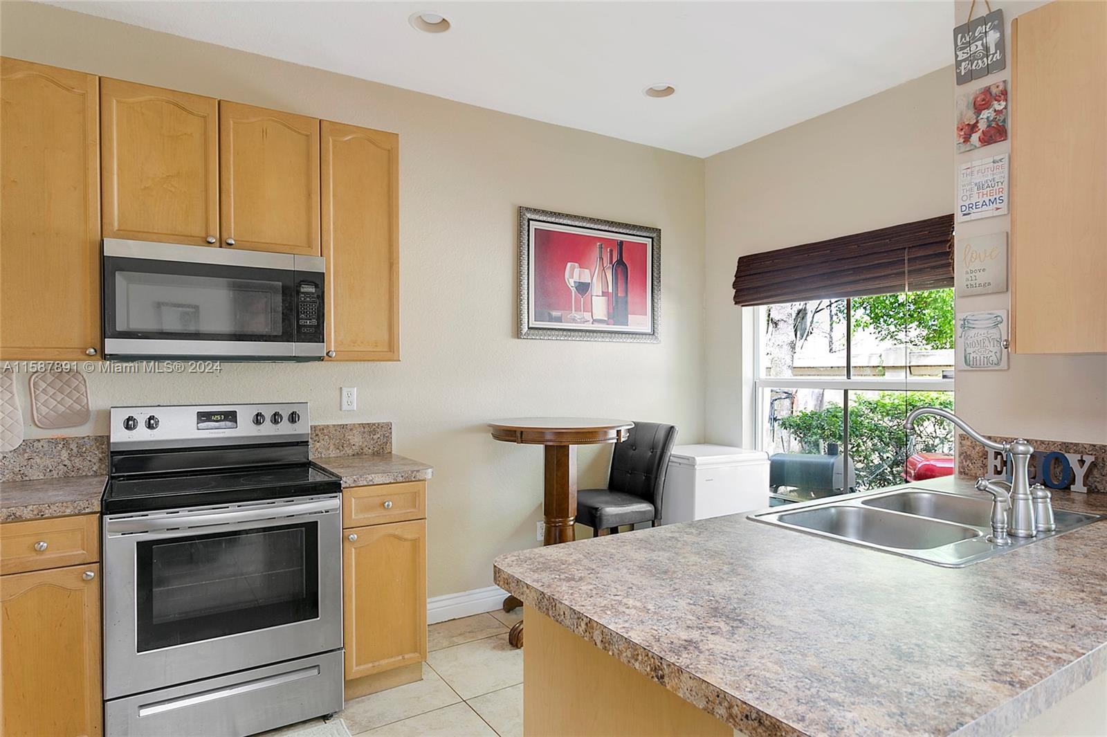 MERRICK PRESERVE CONDO - Residential