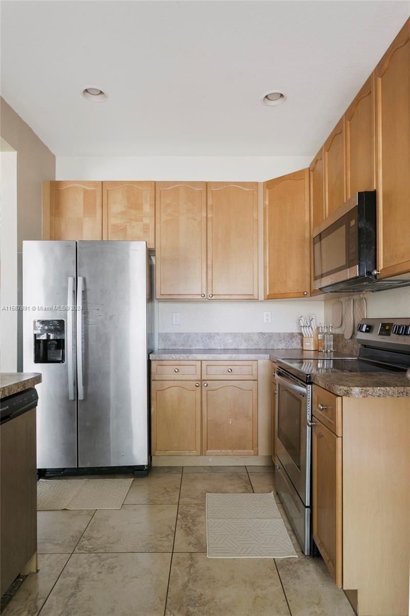 MERRICK PRESERVE CONDO - Residential