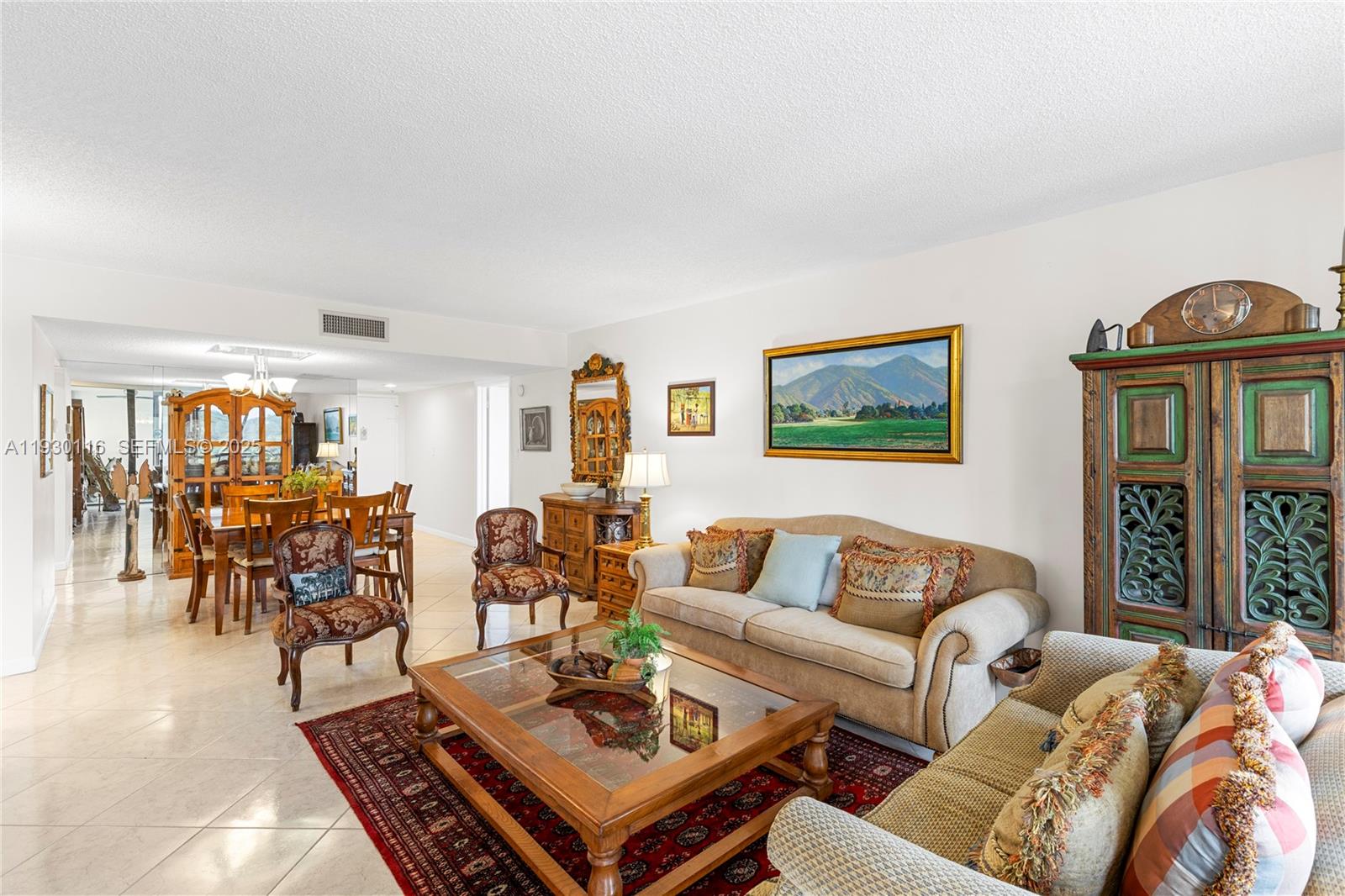 COUNTRY CLUB APTS AT - Residential