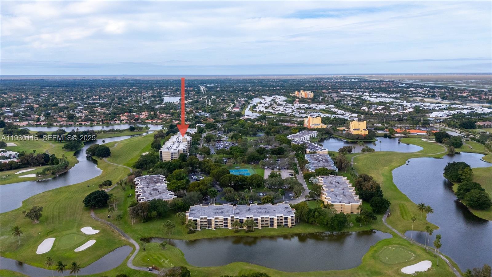COUNTRY CLUB APTS AT - Residential