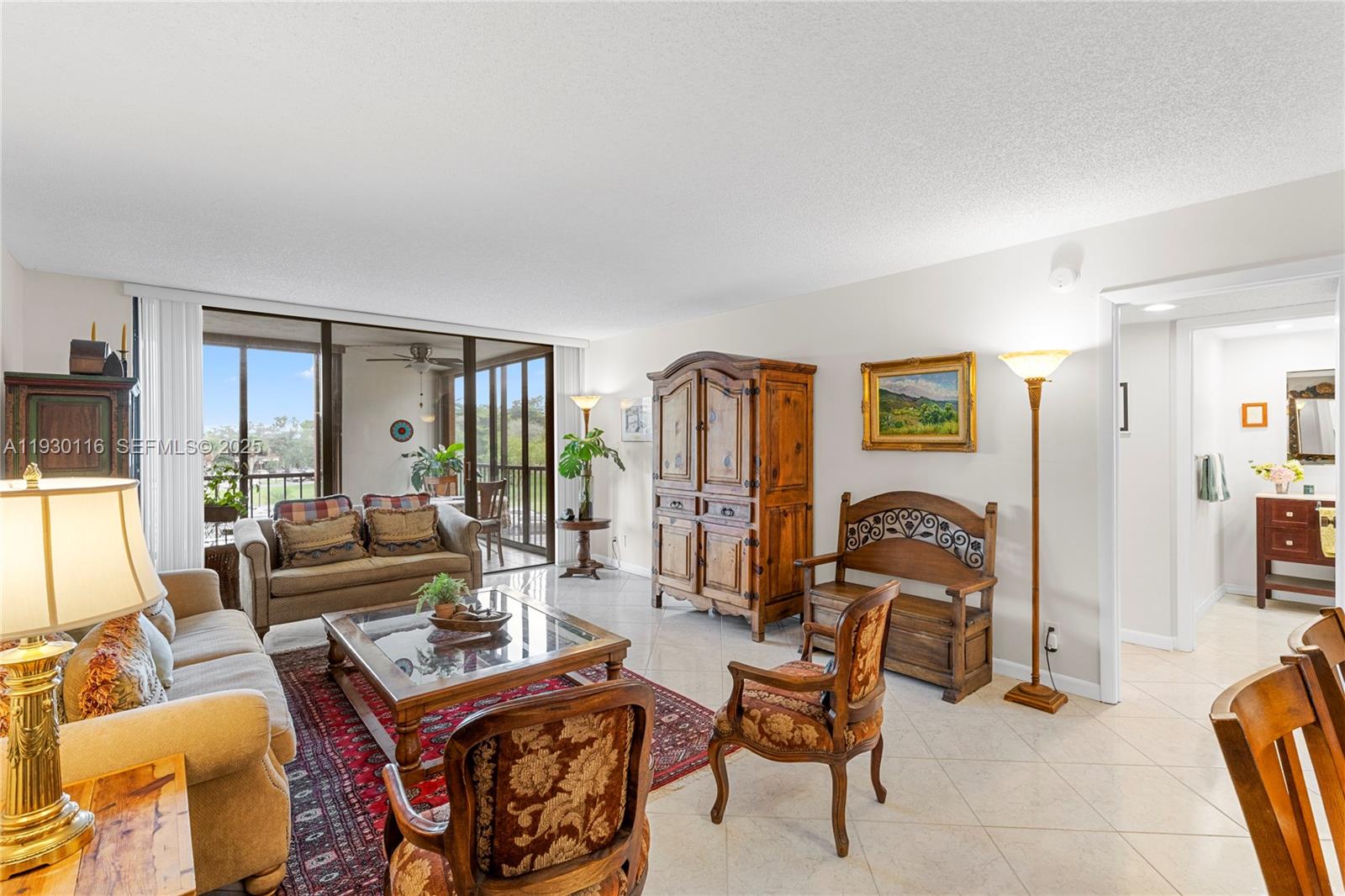 COUNTRY CLUB APTS AT - Residential