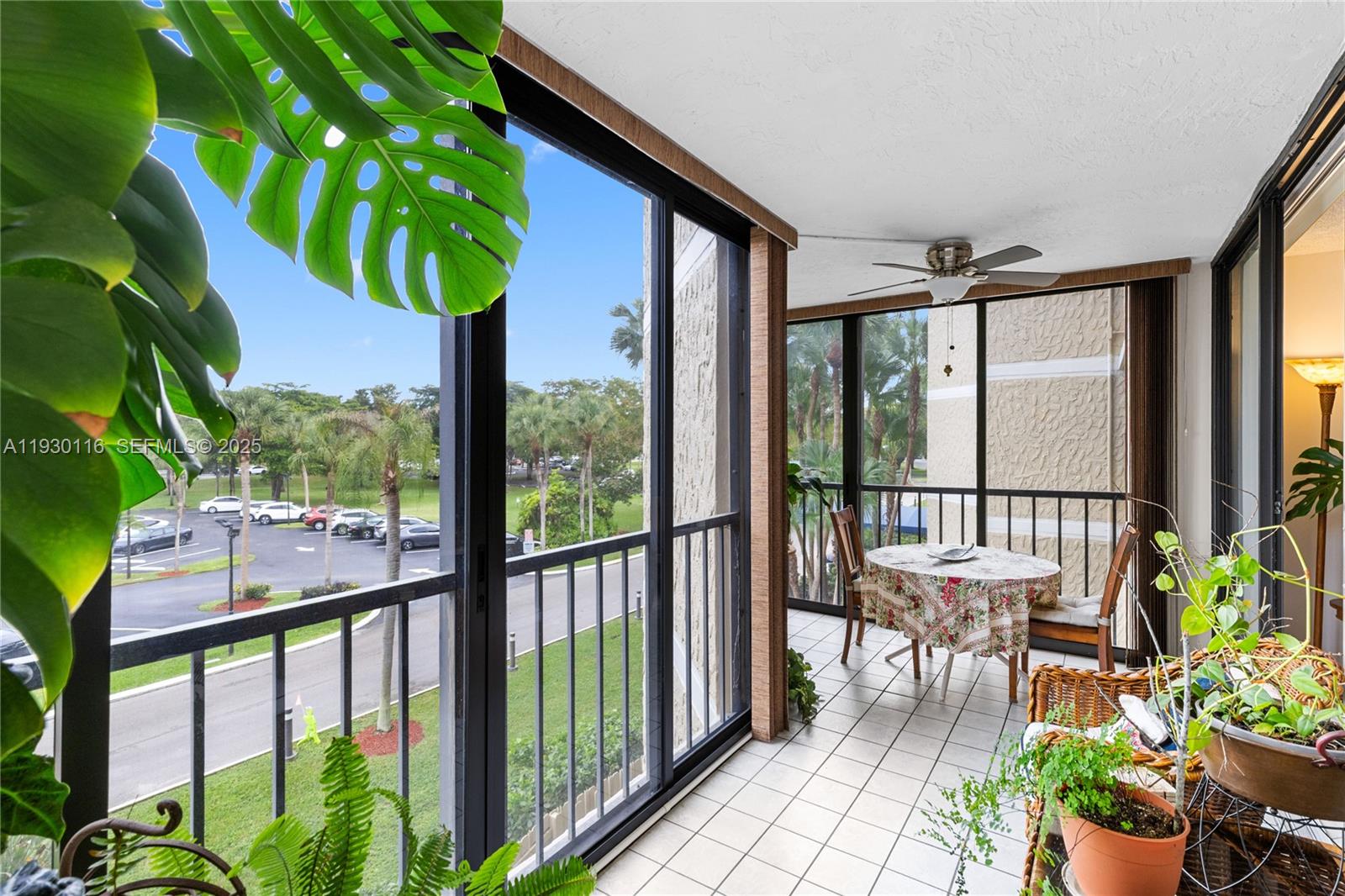 COUNTRY CLUB APTS AT - Residential