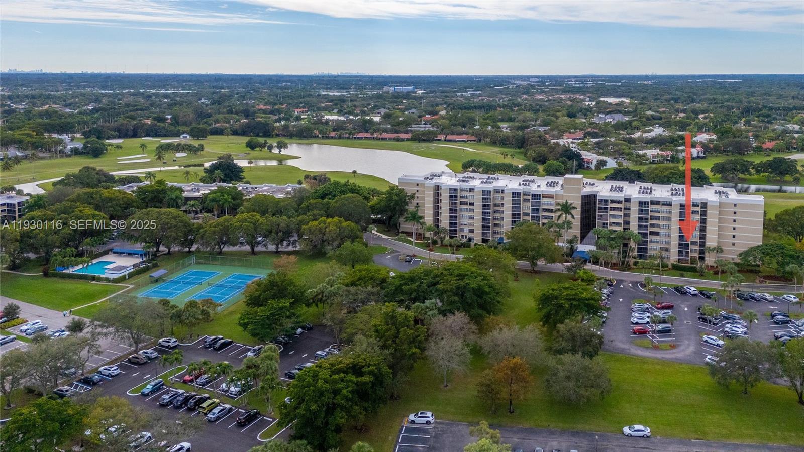 COUNTRY CLUB APTS AT - Residential