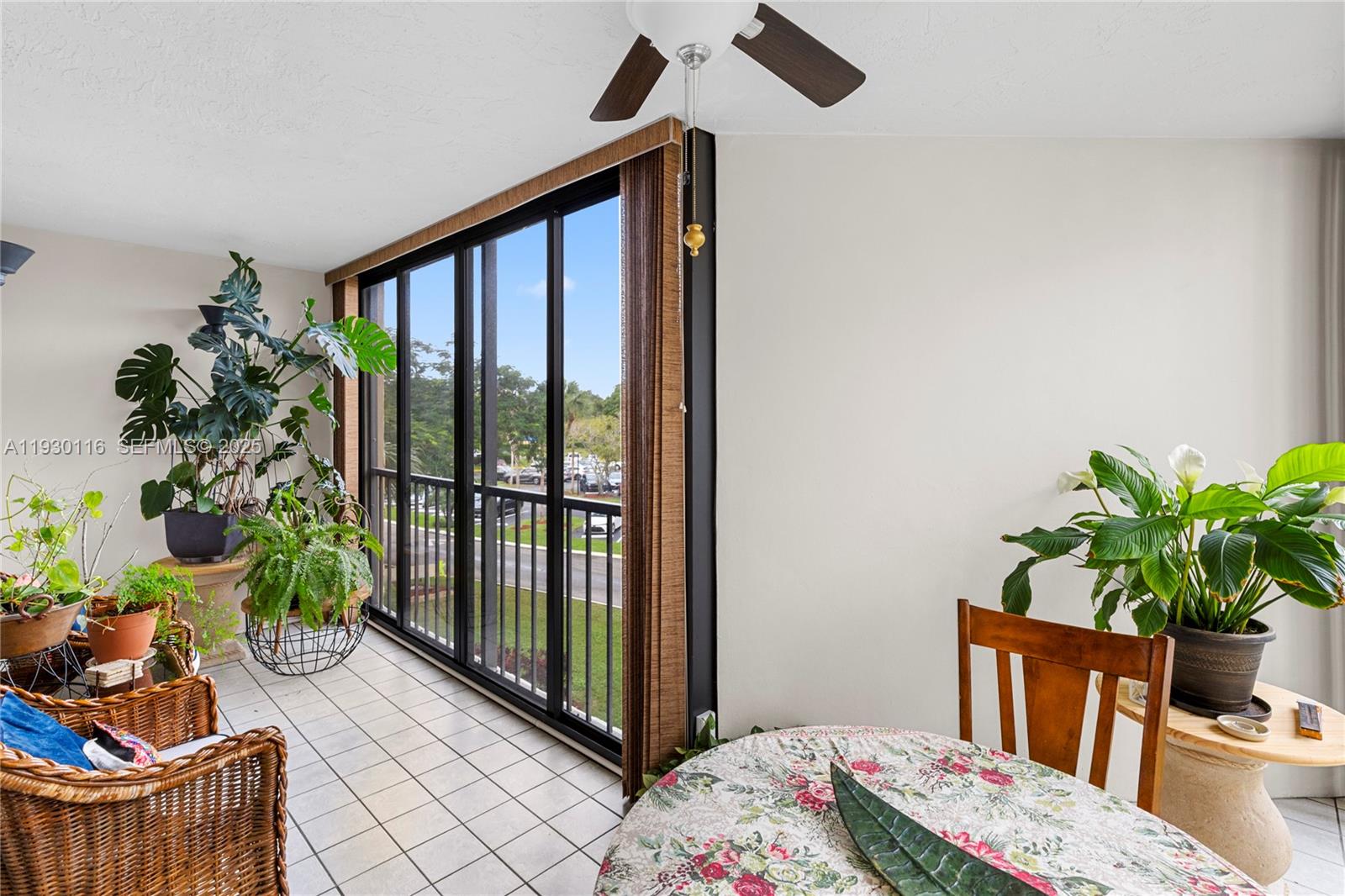 COUNTRY CLUB APTS AT - Residential