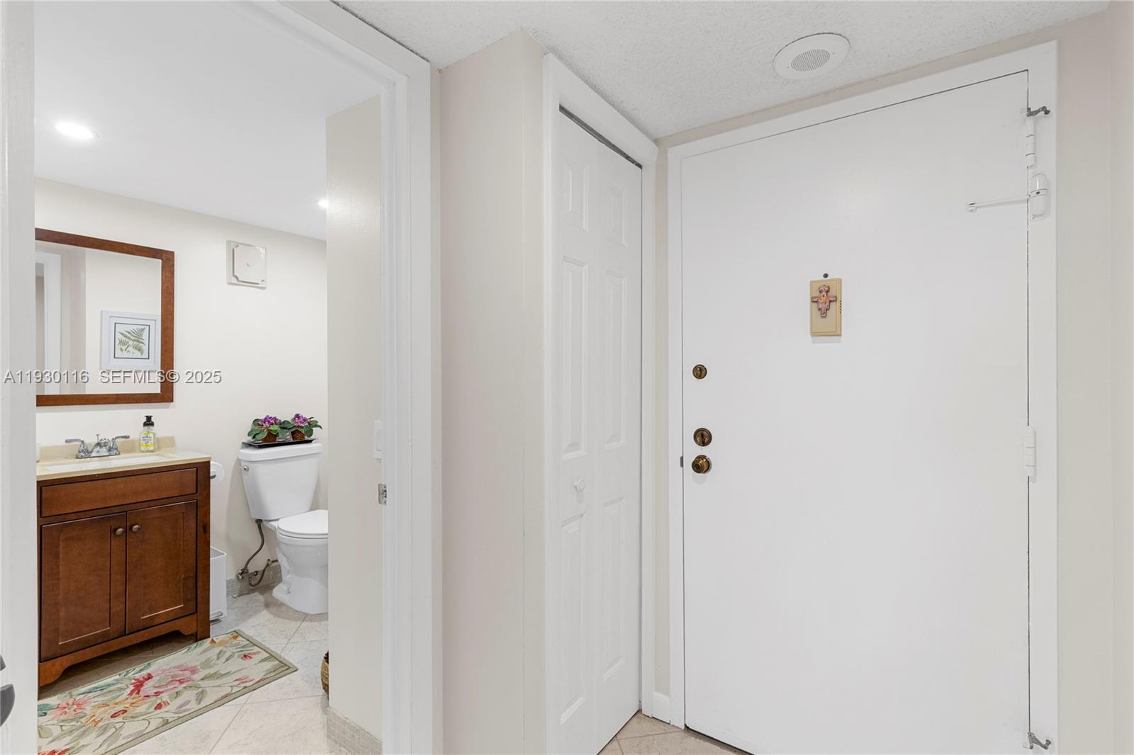 COUNTRY CLUB APTS AT - Residential