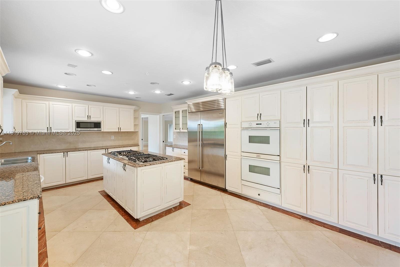 CUTLER BAY ESTATES - Residential