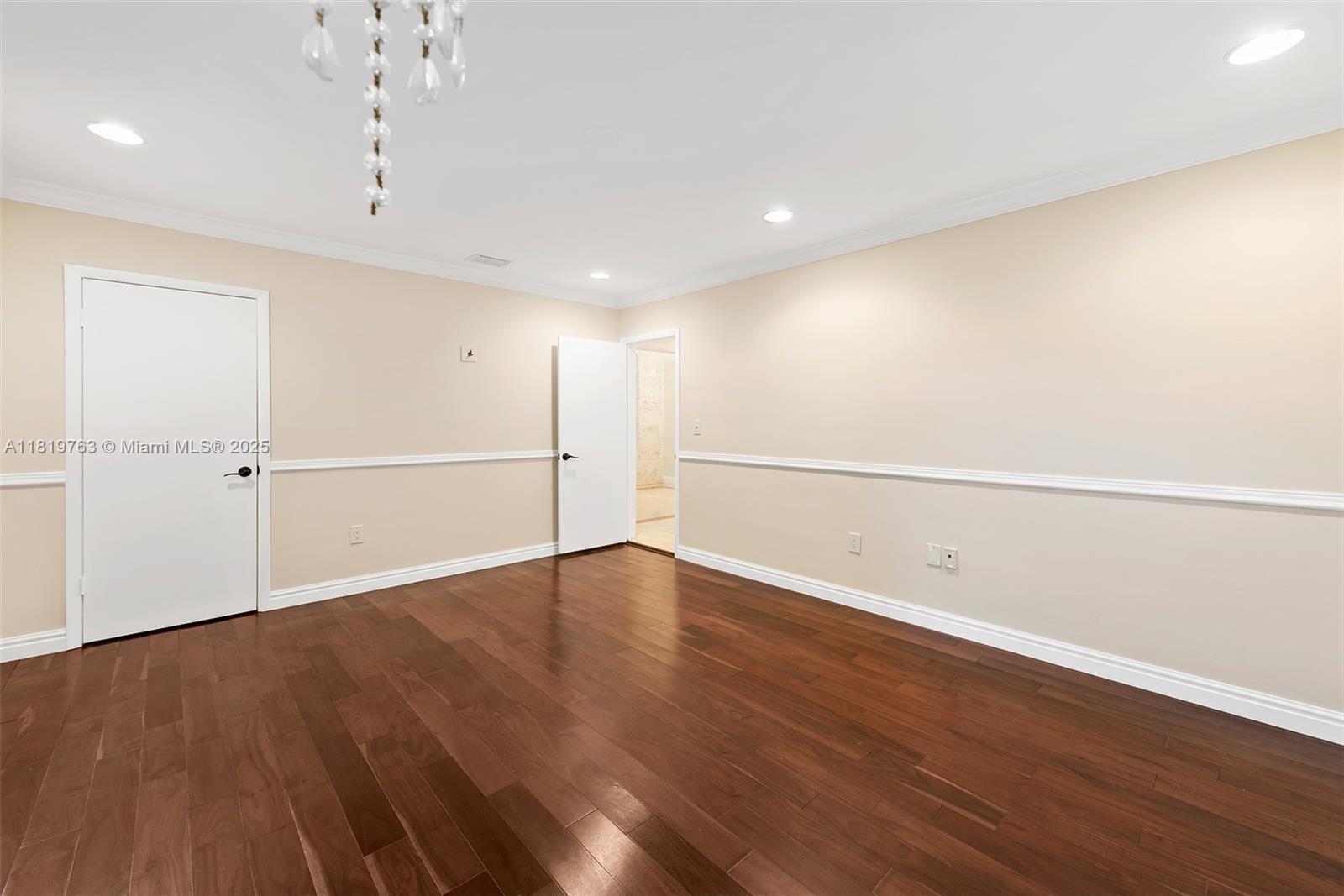 CUTLER BAY ESTATES - Residential