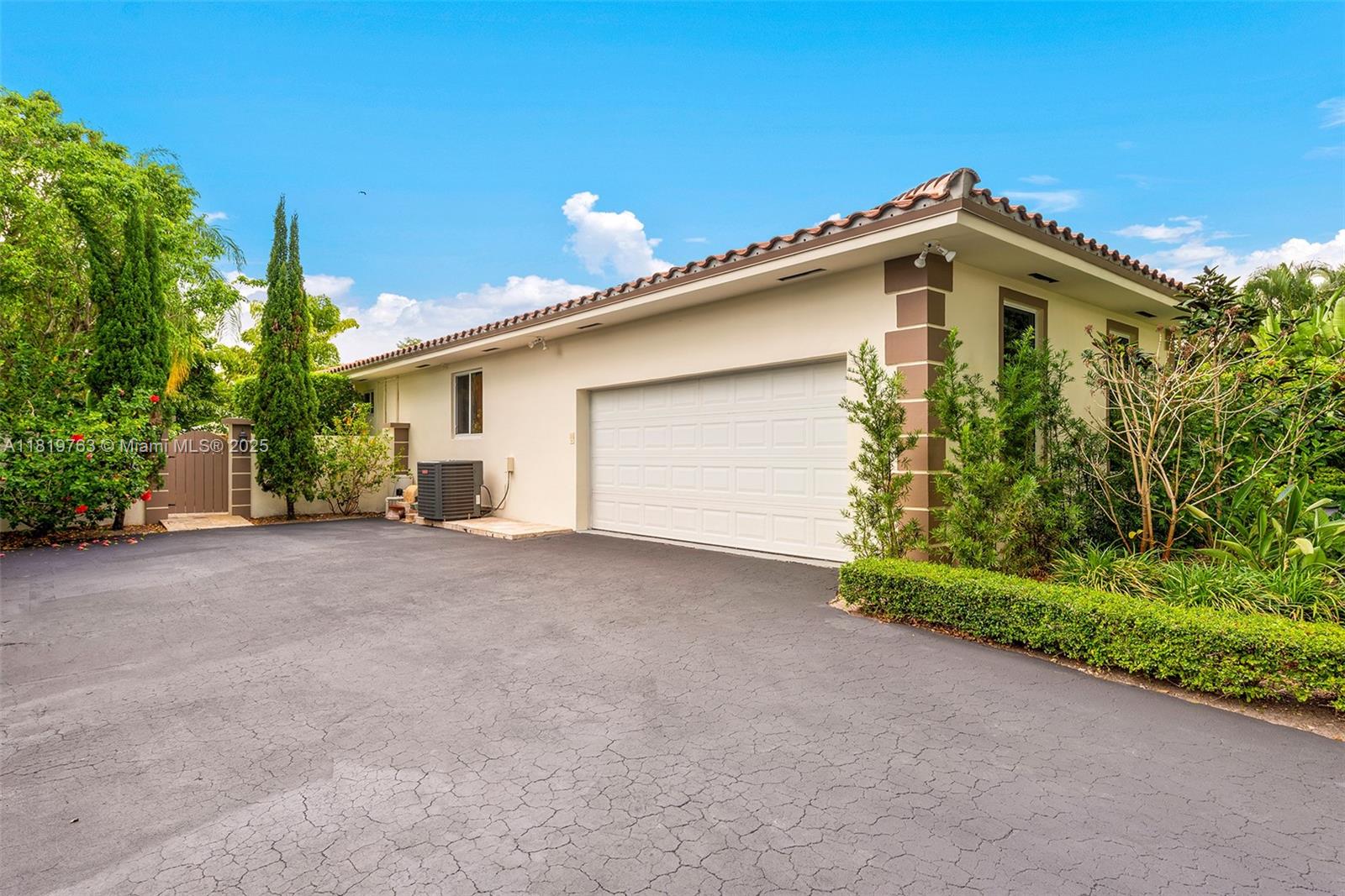 CUTLER BAY ESTATES - Residential