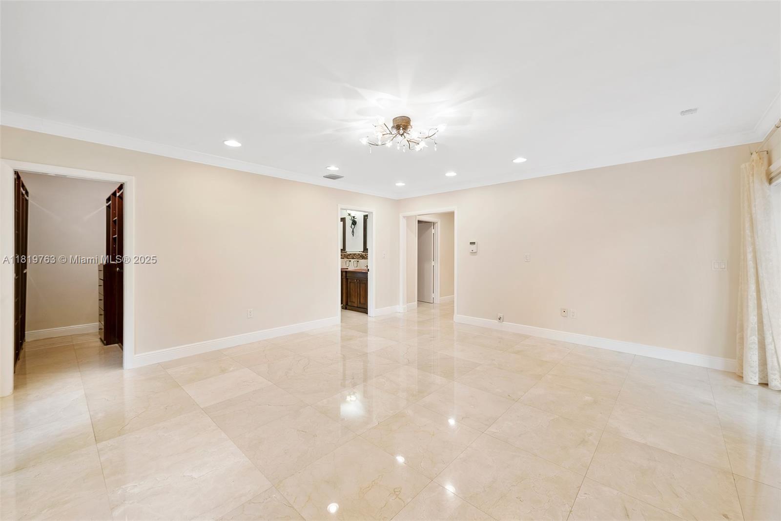 CUTLER BAY ESTATES - Residential