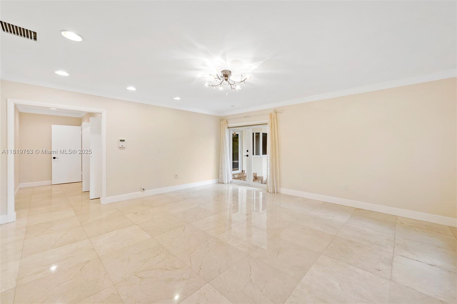 CUTLER BAY ESTATES - Residential