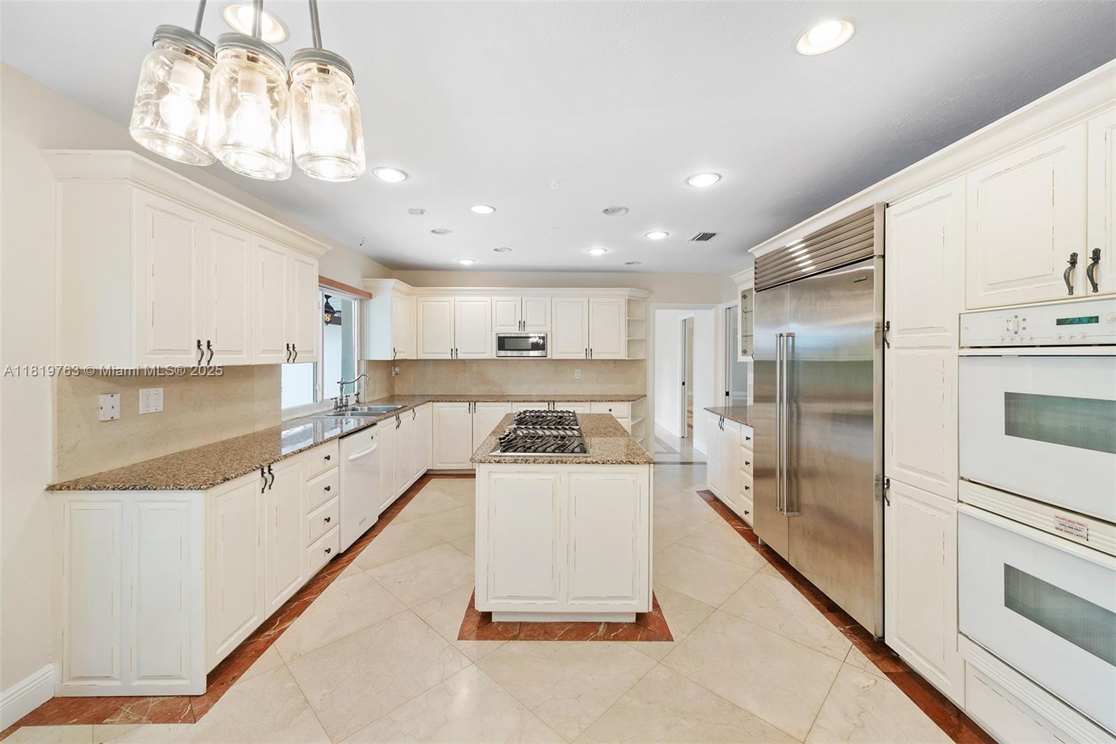 CUTLER BAY ESTATES - Residential