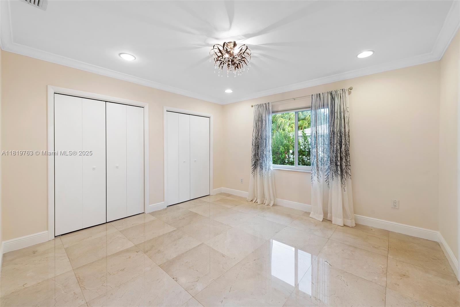 CUTLER BAY ESTATES - Residential