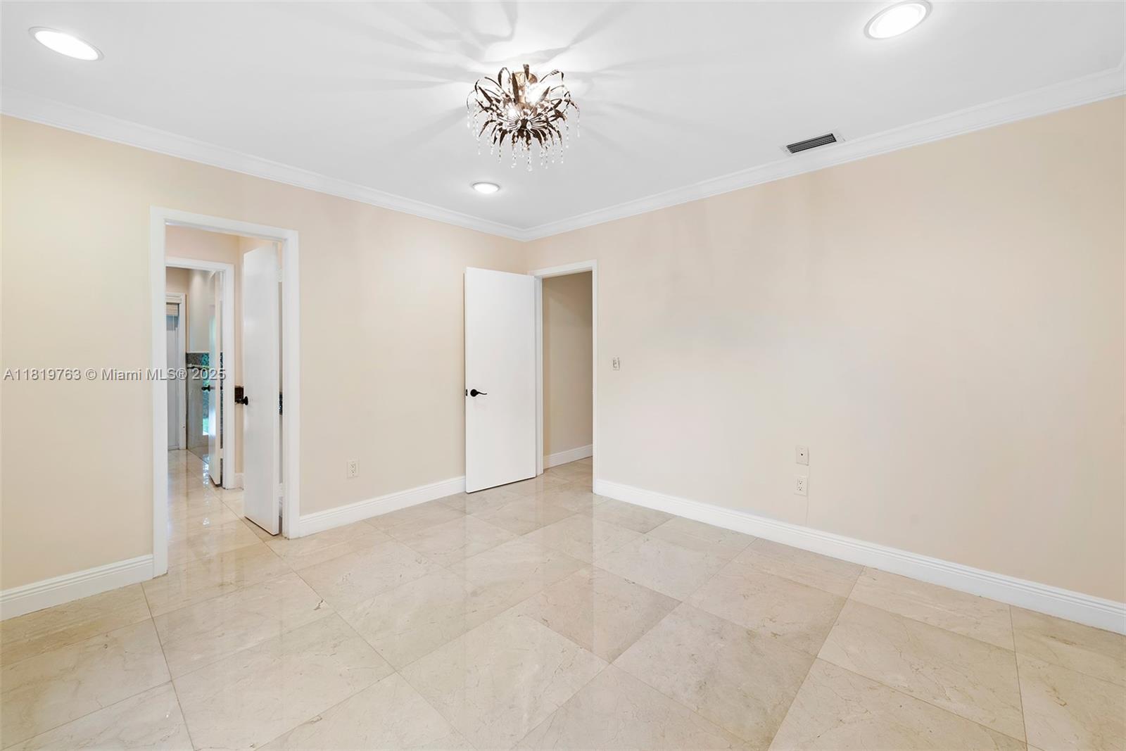 CUTLER BAY ESTATES - Residential