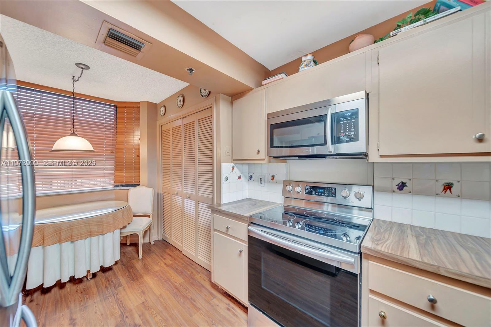 GLENS CONDO - Residential