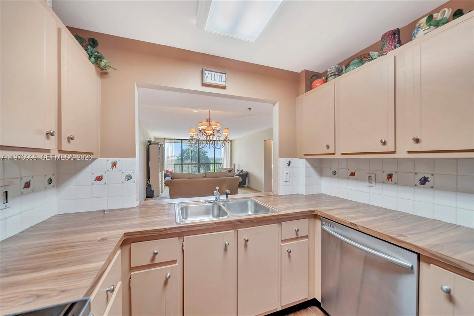 GLENS CONDO - Residential