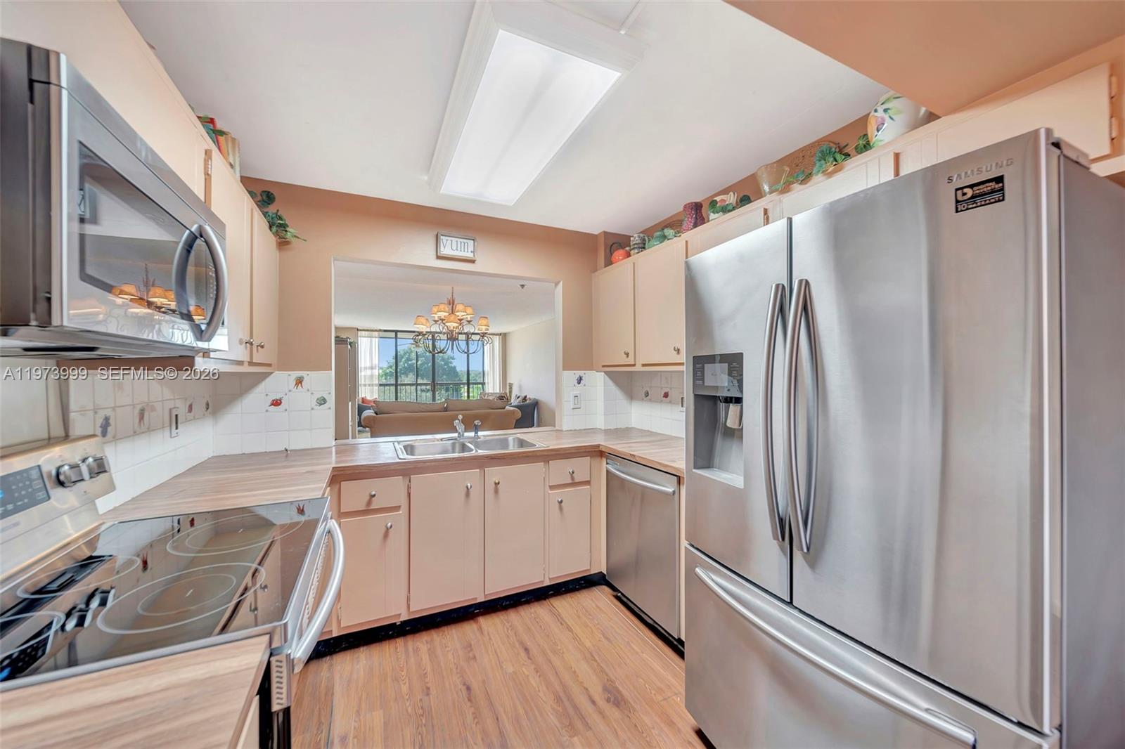 GLENS CONDO - Residential