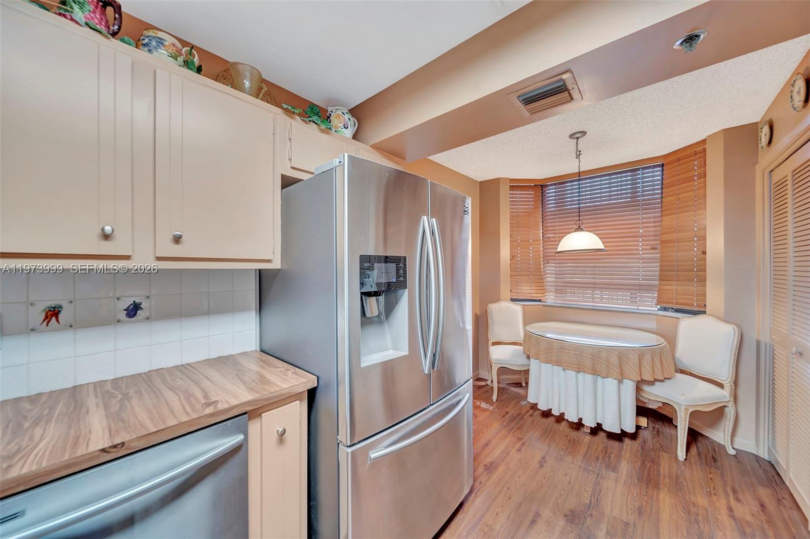 GLENS CONDO - Residential