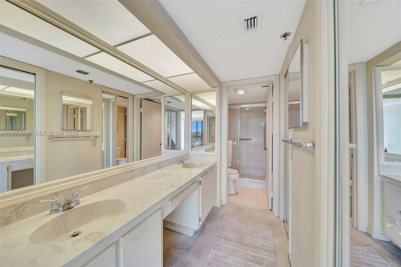 GLENS CONDO - Residential