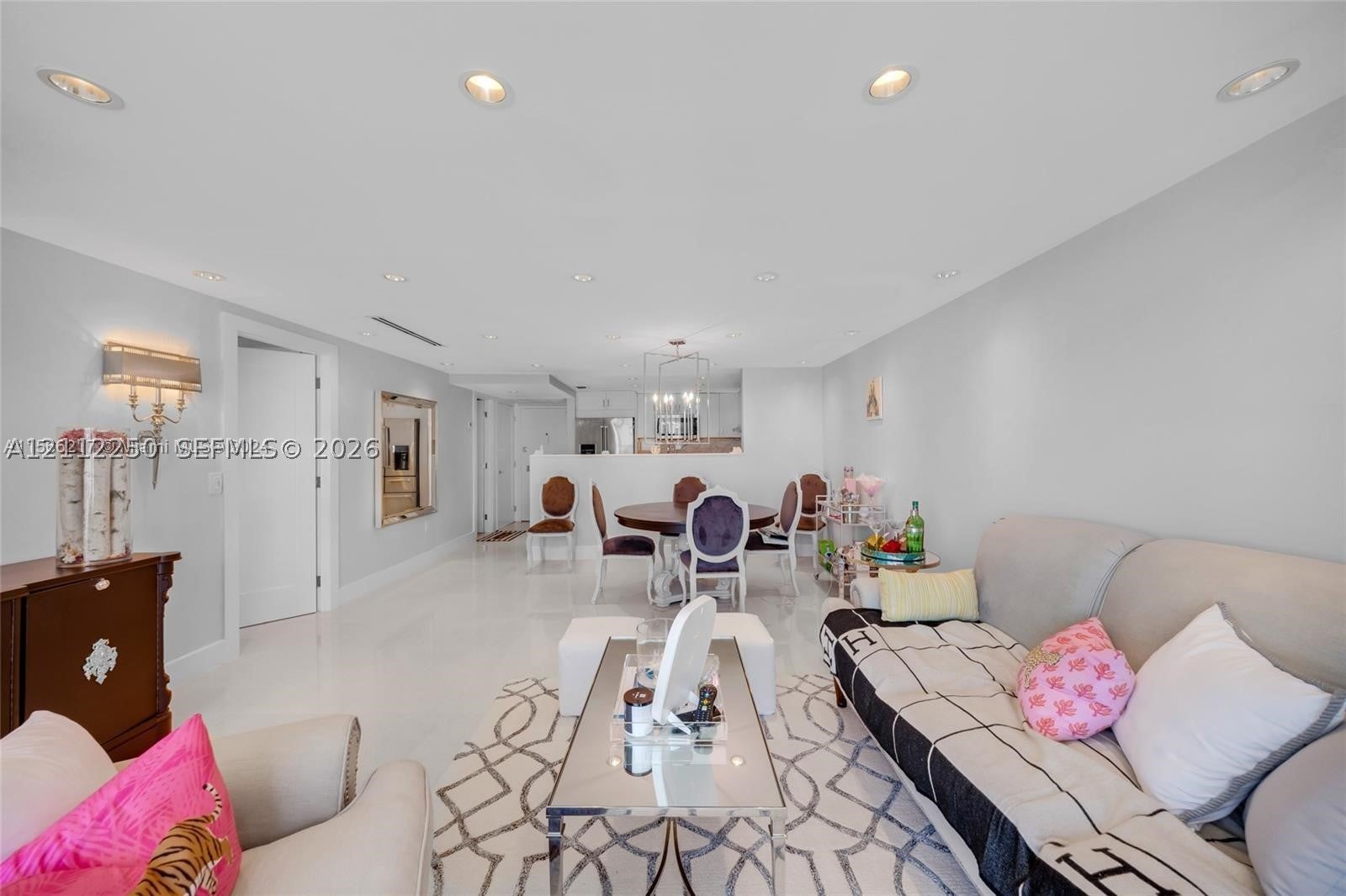 5838 Collins Ave 2F