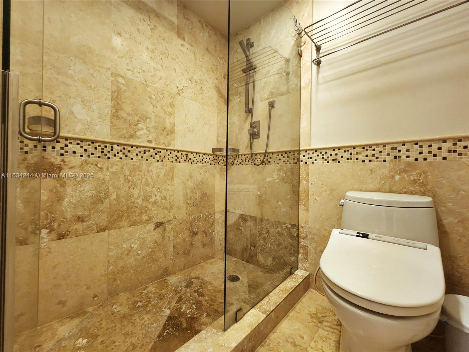 ALEXANDER TOWERS CONDO - Residential Lease