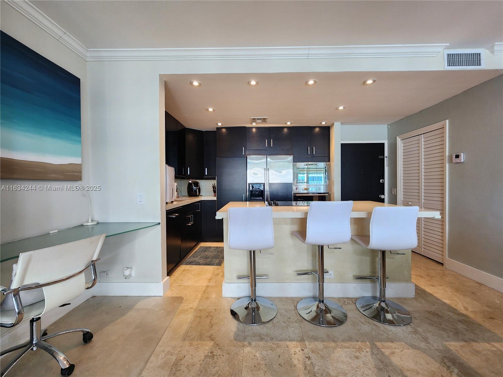 ALEXANDER TOWERS CONDO - Residential Lease