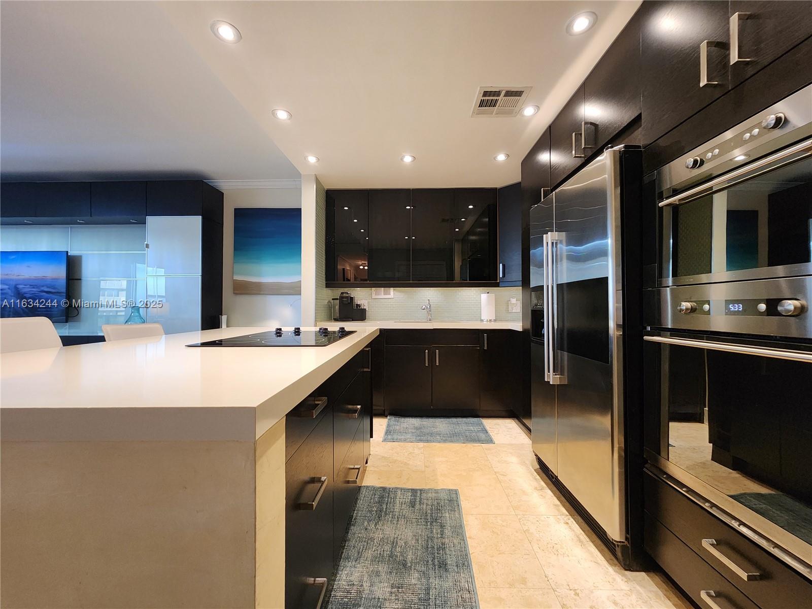 ALEXANDER TOWERS CONDO - Residential Lease