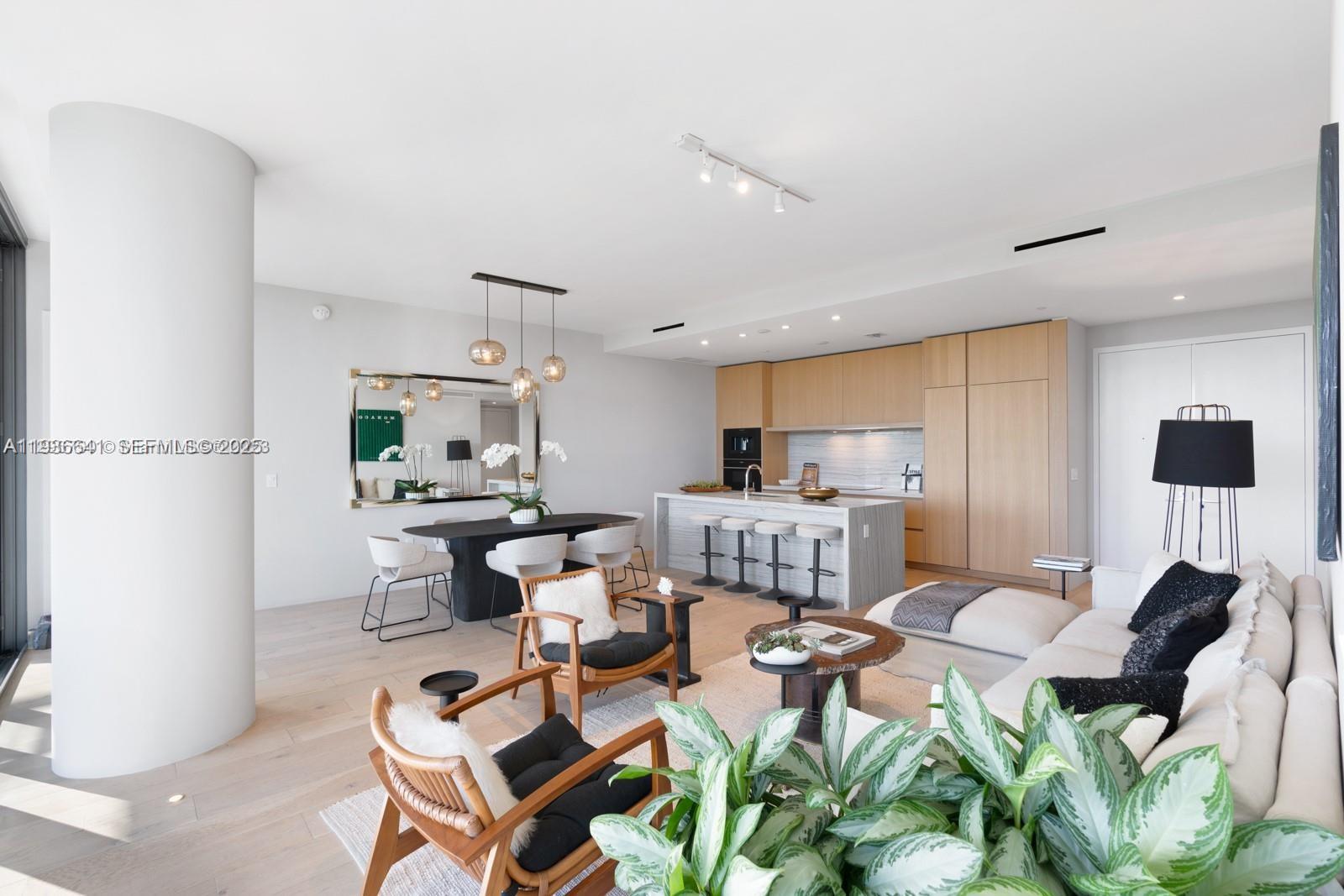 8701 Collins Ave 404