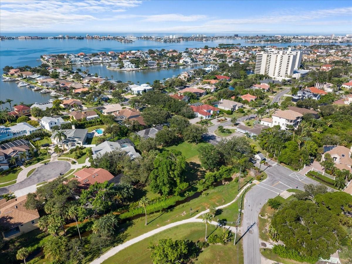 SKIMMER POINT - Land