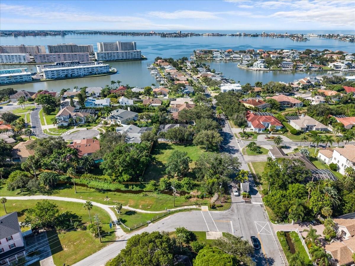 SKIMMER POINT - Land