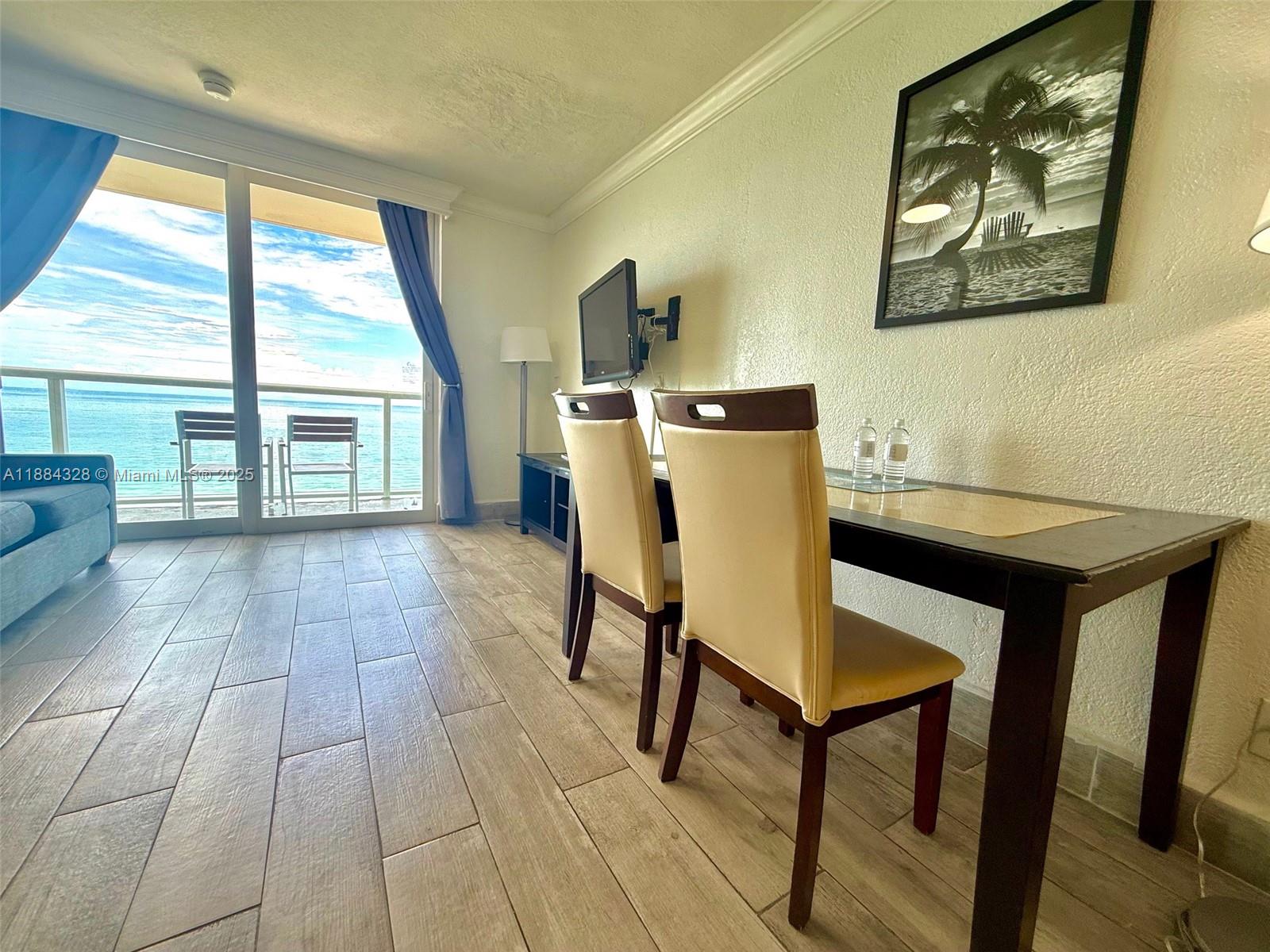 Aventura Beach Club - Residential