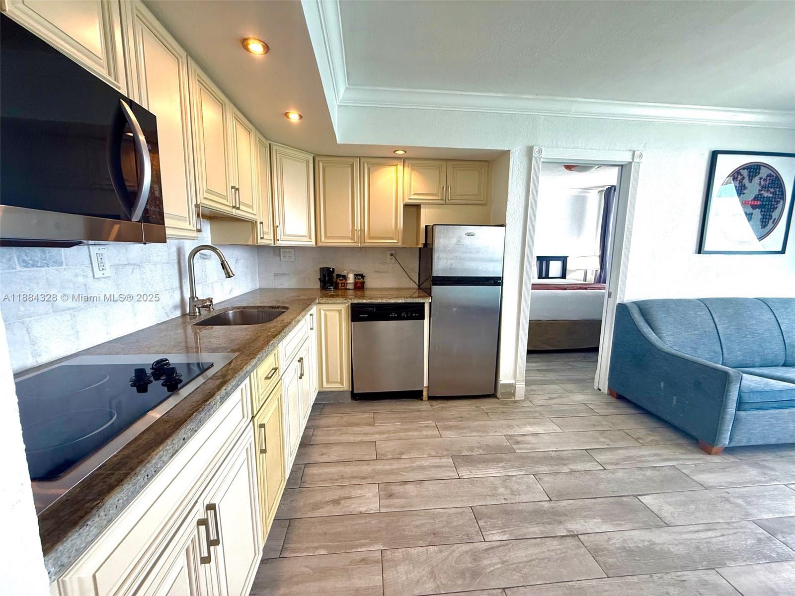 Aventura Beach Club - Residential
