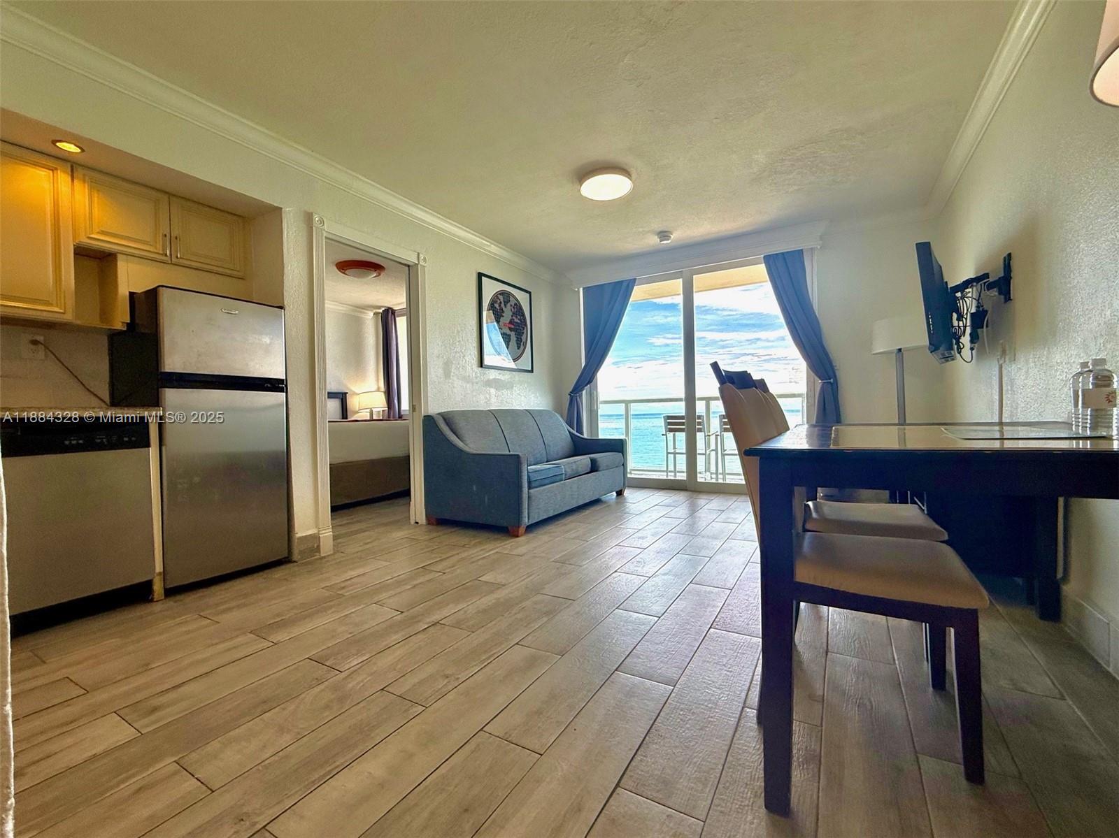 Aventura Beach Club - Residential