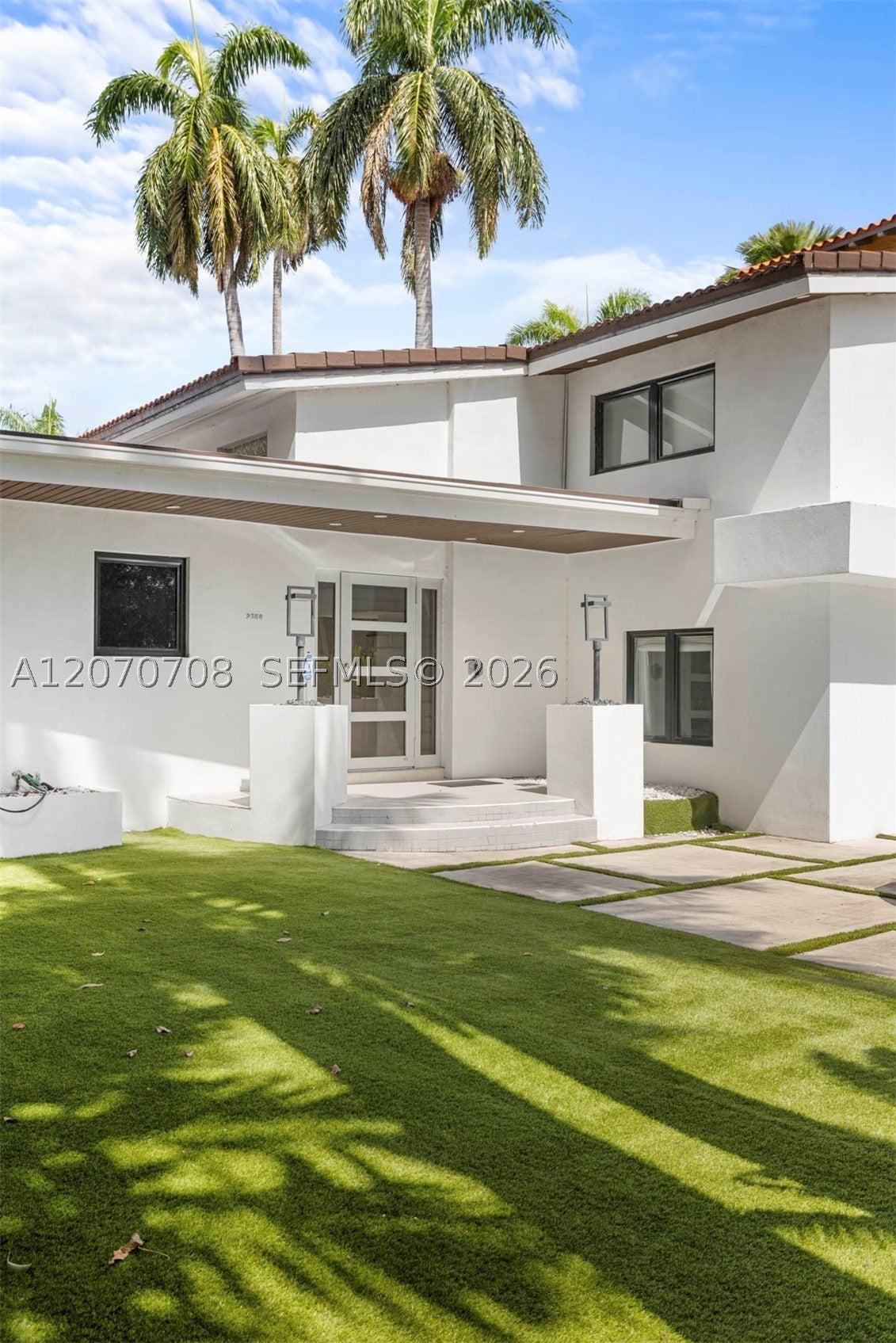 2388 Prairie Ave