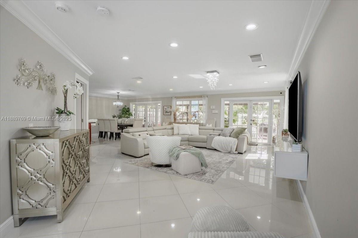PALM ISLAND PLAT - Residential Lease