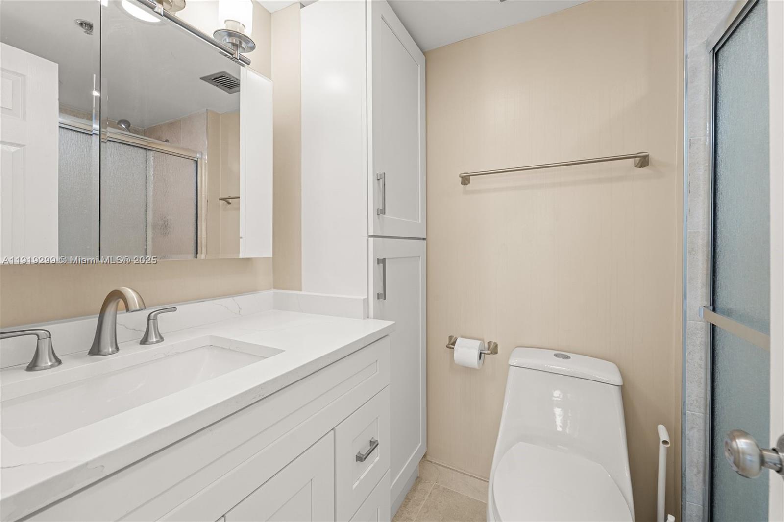 HILLCREST EAST NO 26 CONDO - Residential