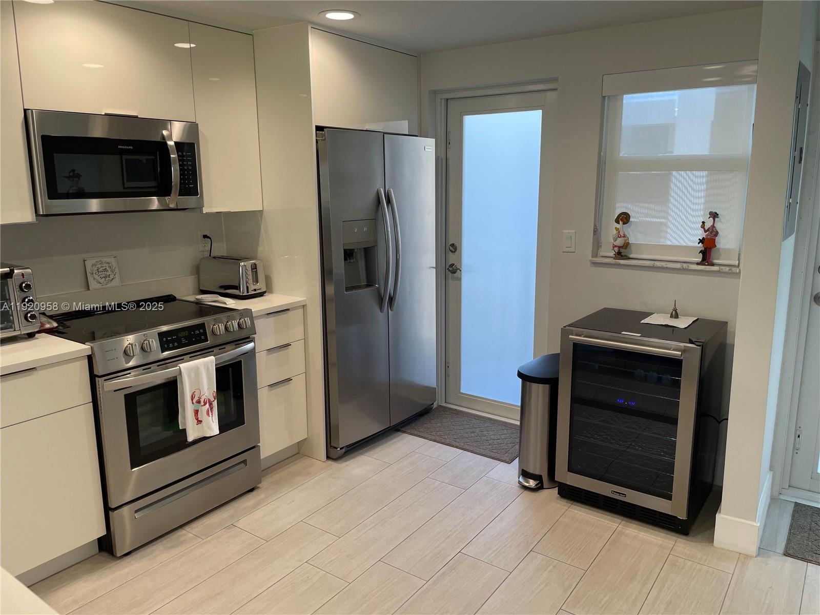 ADMIRALTY TOWERS CONDOMIN - Residential