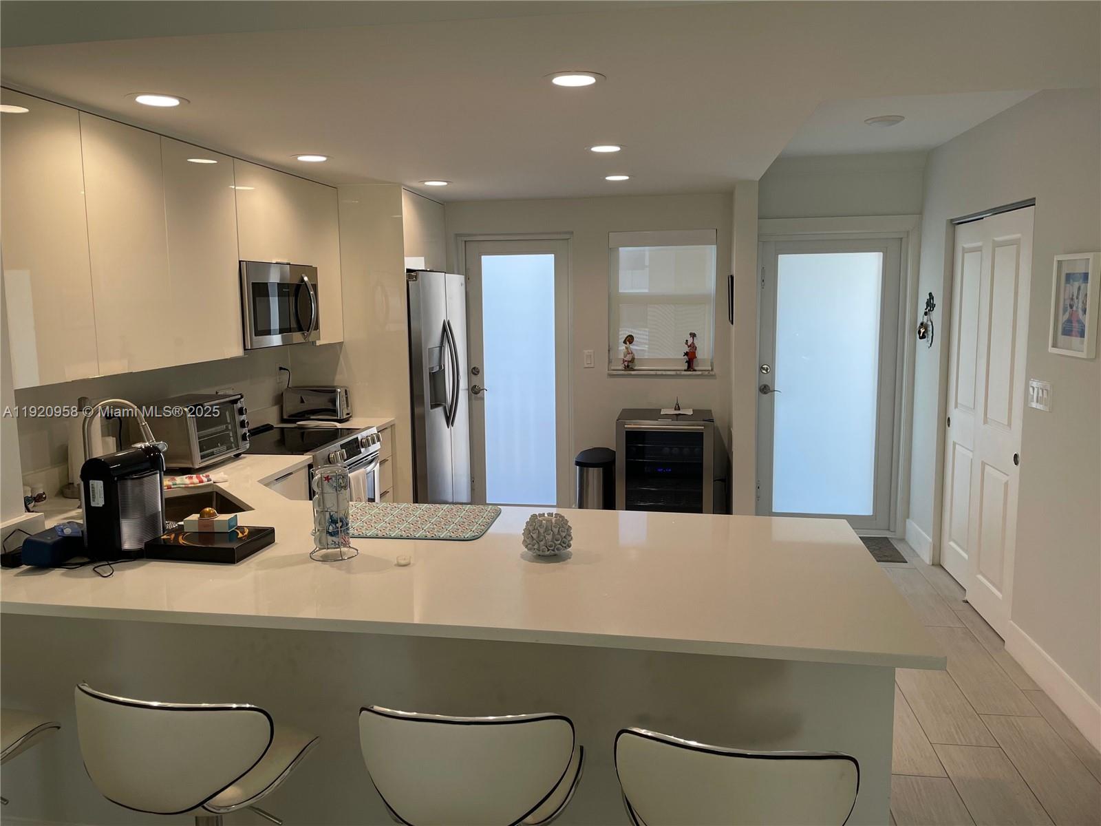 ADMIRALTY TOWERS CONDOMIN - Residential