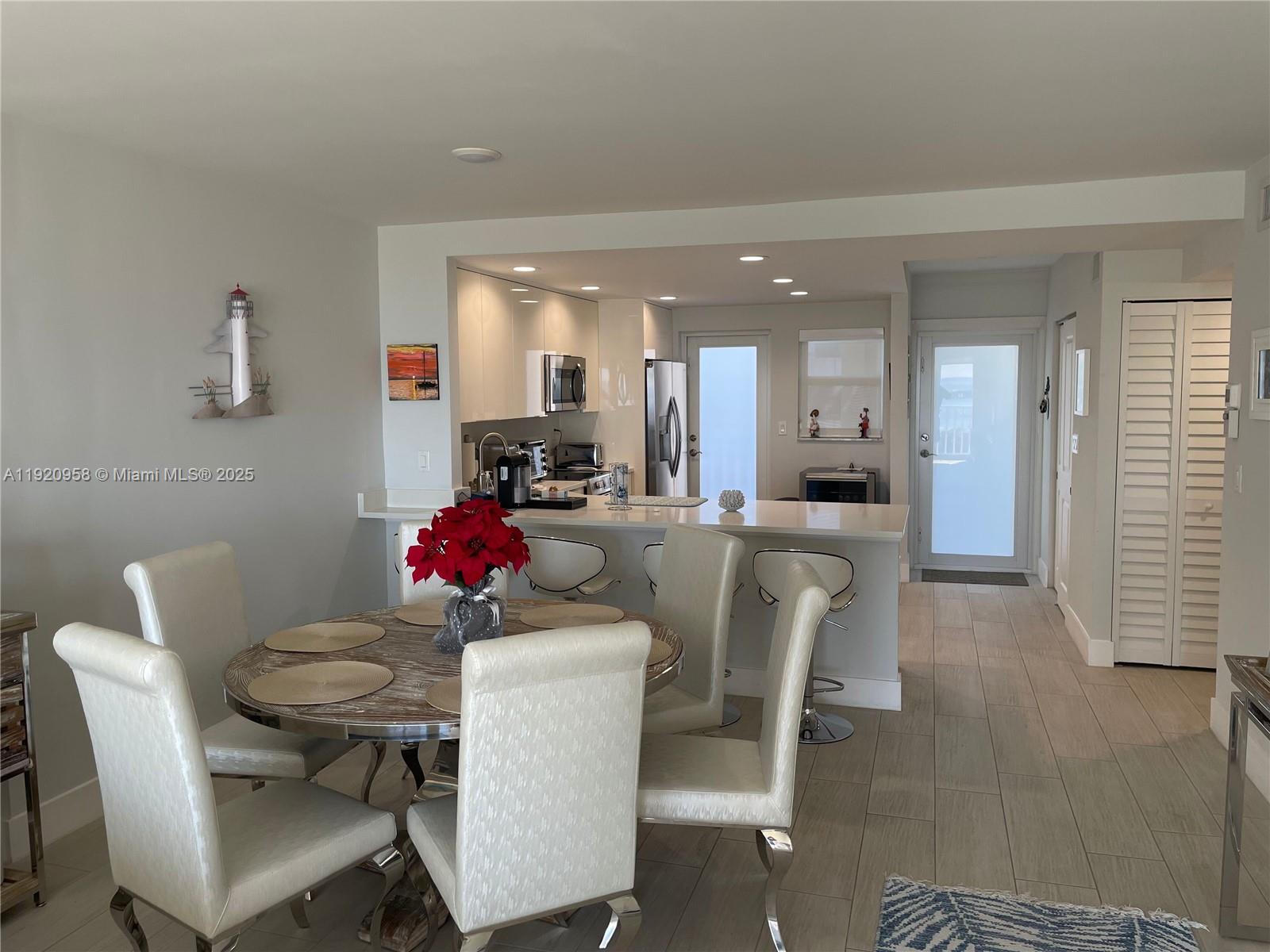 ADMIRALTY TOWERS CONDOMIN - Residential