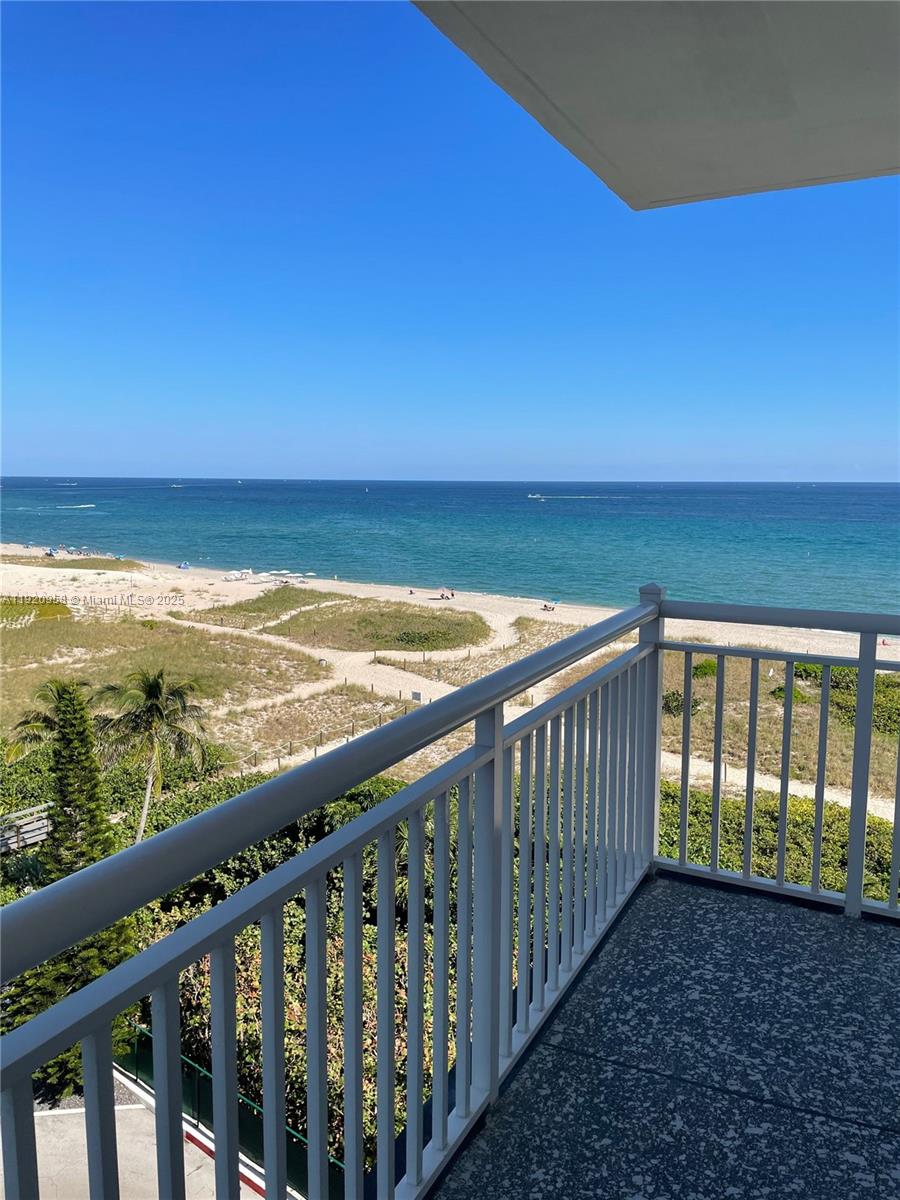 ADMIRALTY TOWERS CONDOMIN - Residential