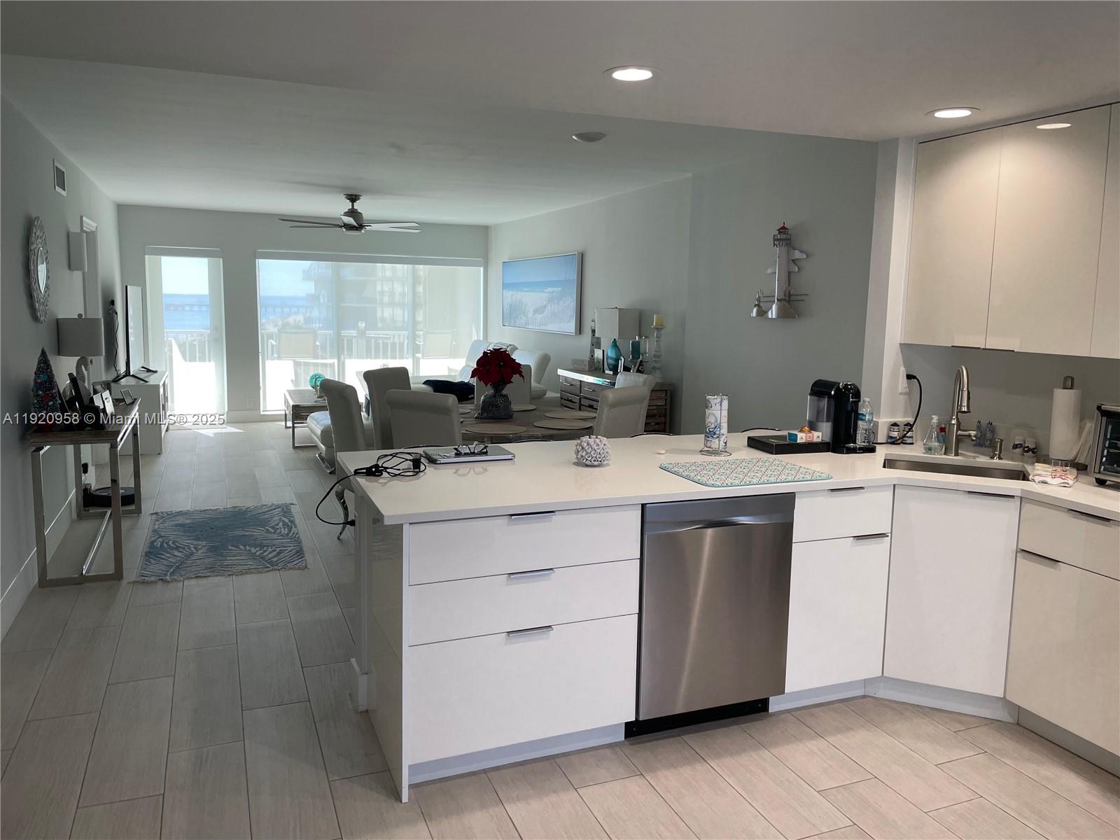 ADMIRALTY TOWERS CONDOMIN - Residential