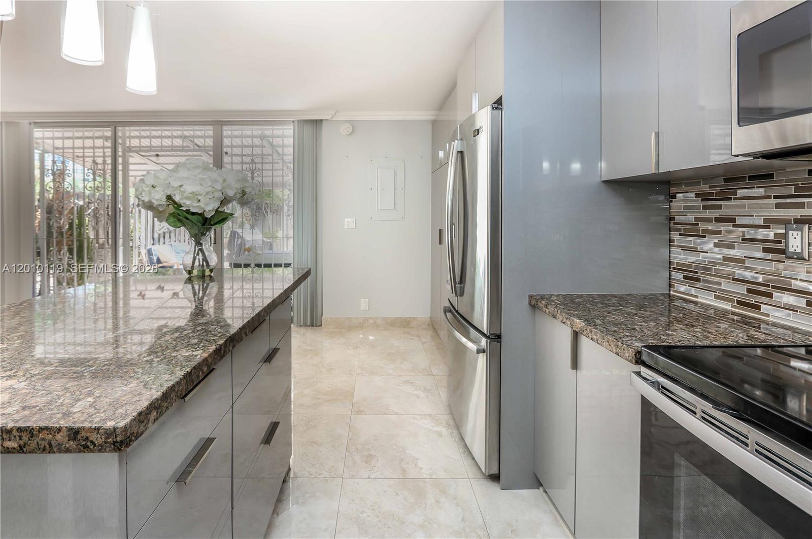 TOWNHOUSES OF VENETIAN PA - Residential
