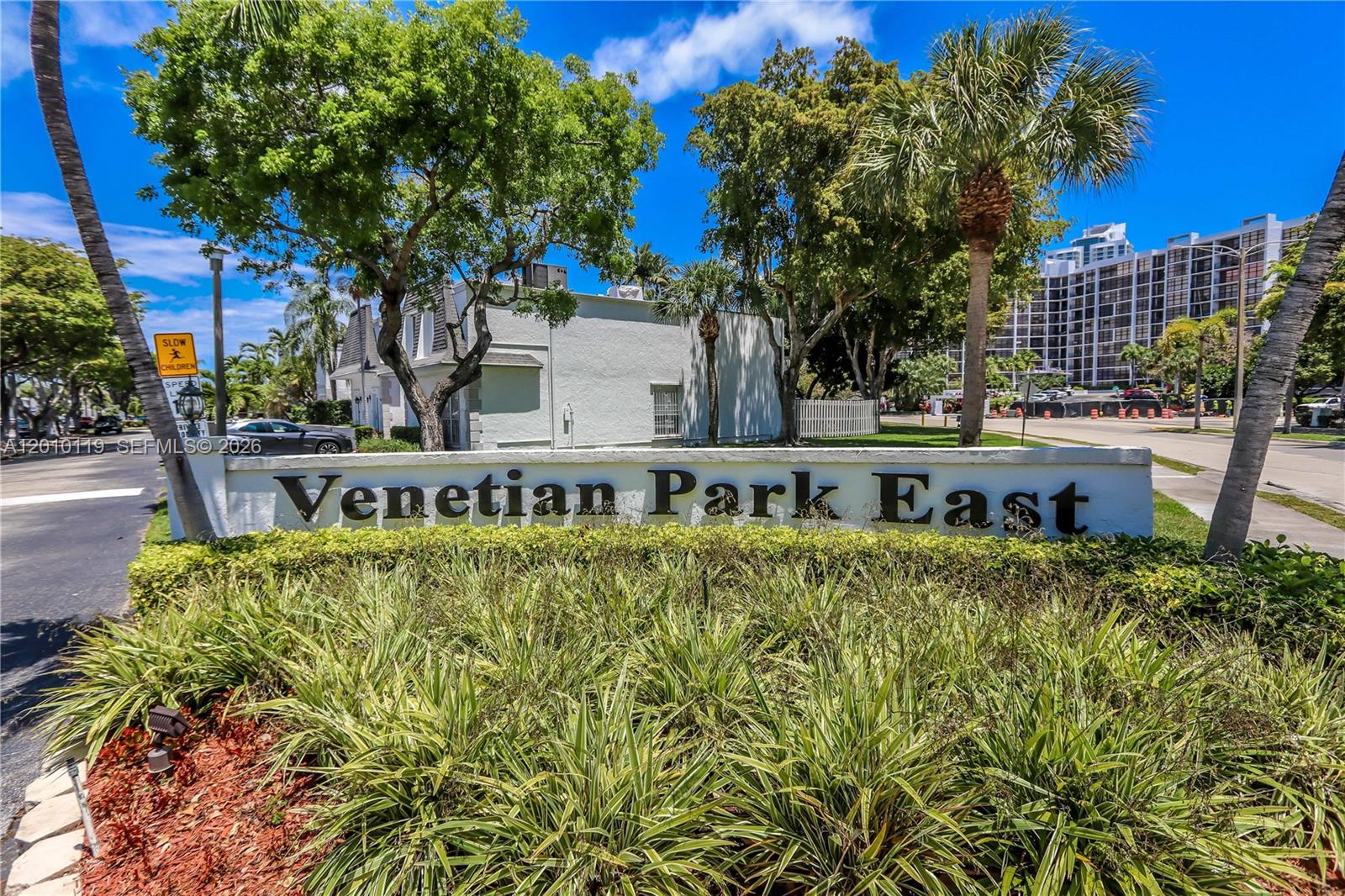 TOWNHOUSES OF VENETIAN PA - Residential