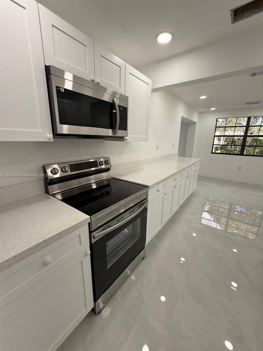 LAKE FOREST SEC ONE - Residential