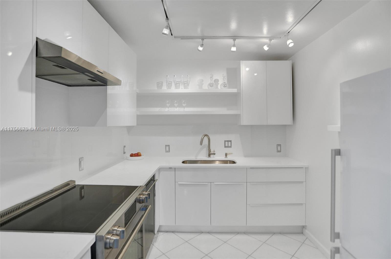 ARLEN HOUSE EAST CONDO - Residential