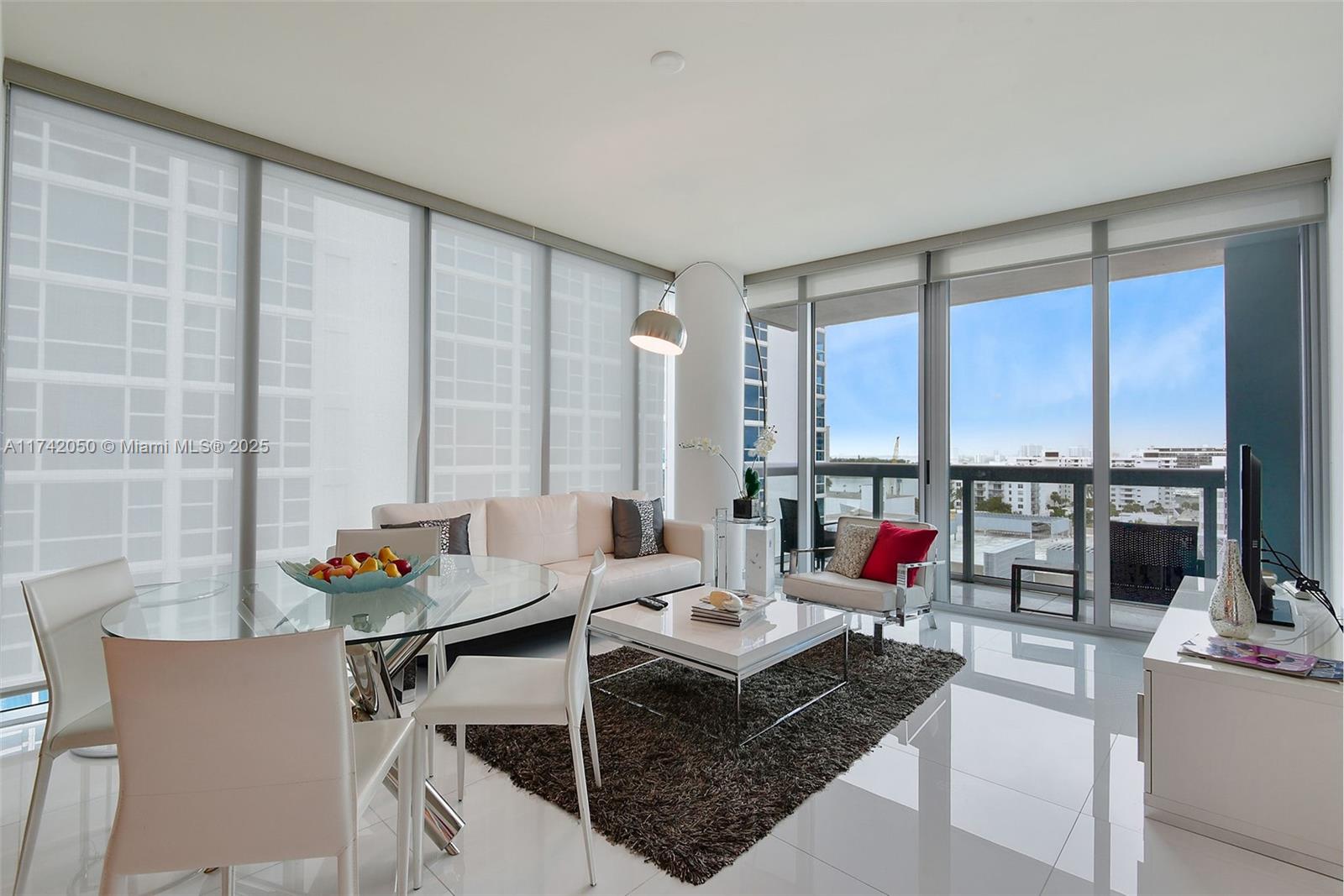 Rental Property at 6899 Collins Ave 909, Miami Beach, Miami-Dade County, Florida - Bedrooms: 1 
Bathrooms: 1  - $4,300 MO.