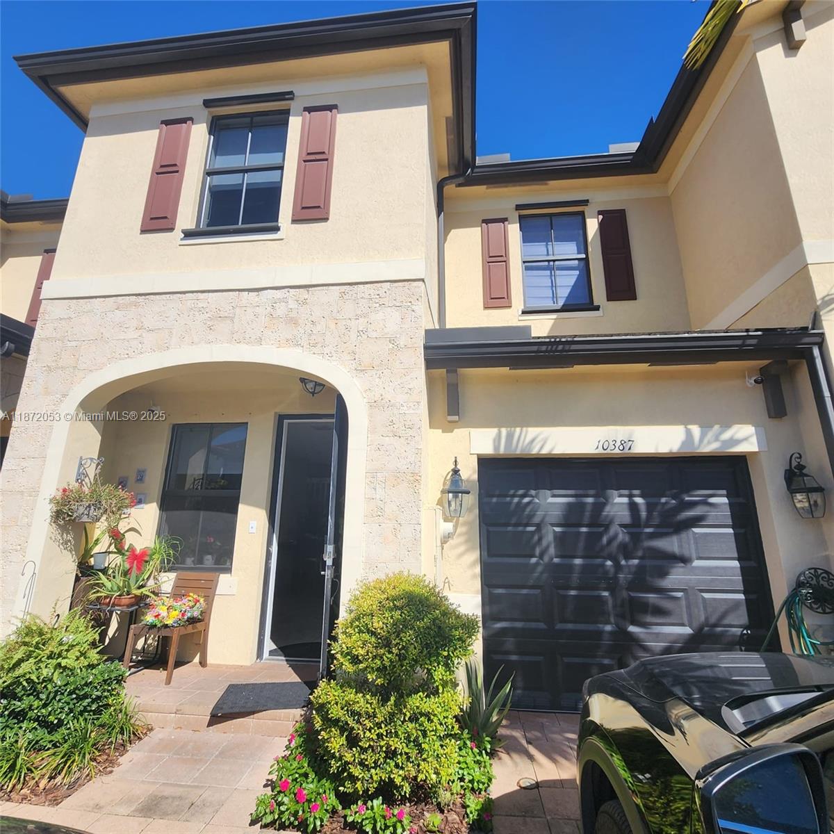 AQUABELLA SECTION ONE - Residential