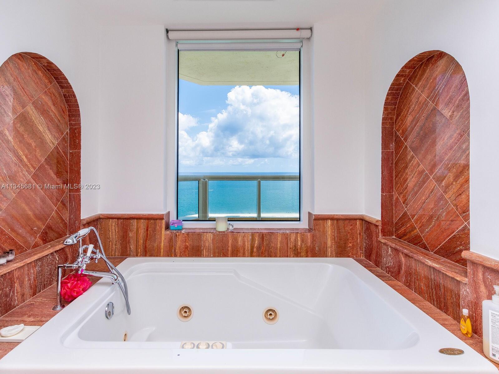ACQUALINA OCEAN RESIDENCE - Residential